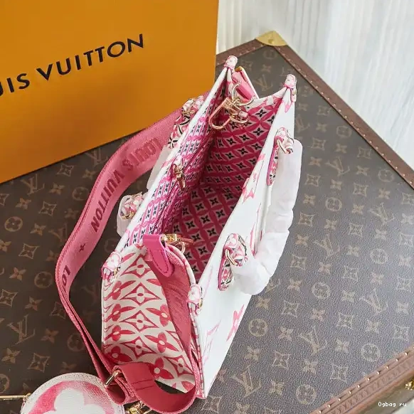 ONTHEGO PM LOUIS VUITTON 0630